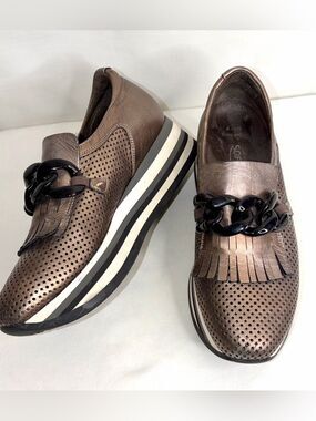 Softwaves Cadie Chain Tassel Loafers/shoes Sz 38.